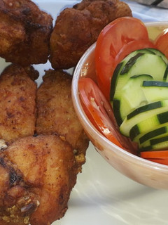Una foto de Alitas de pollo fritas al ajillo 🦋