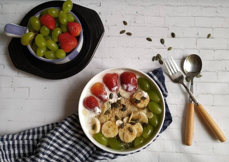 Easiest Way to Prepare Any-night-of-the-week Quinoa and greek yogurt breakfast bowl
