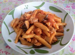 Foto di Strozzapreti con funghi e salsiccia