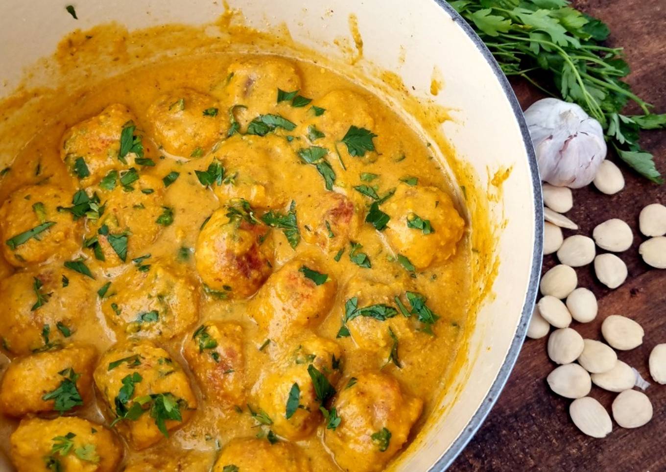 Albóndigas de pollo en salsa de almendras🍲