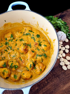 Una foto de Albóndigas de pollo en salsa de almendras🍲