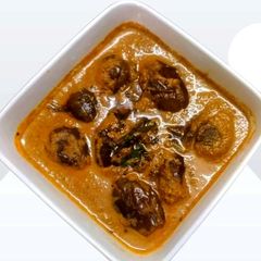 A picture of Eggplant masala gravy.