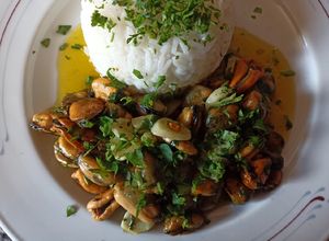 Una foto de Mejillones al ajillo