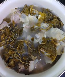 vịt xáo măng lá