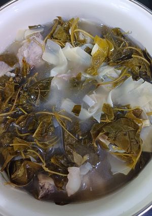 Hình của món Canh vịt nấu măng, lá giang.