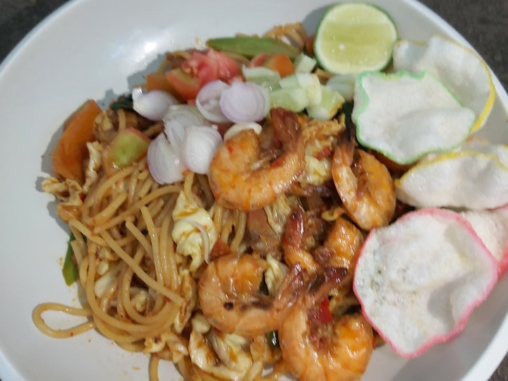 Bagaimana Membuat Mi aceh goreng (pake spaghetti) yang Lezat Sekali