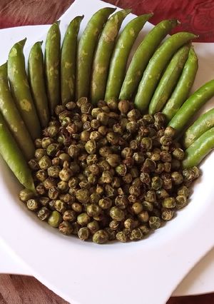 A picture of Roasted Green Peas.