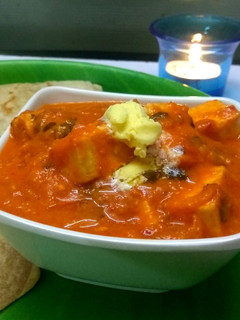 ஹோட்டல் ஸ்டைல் பனீர் பட்டர் மசாலா (Paneer butter masala recipe in tamil) செய்முறை முக்கிய புகைப்படம்