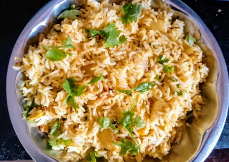 Easiest Way to Make Yummy Tummy Potato Pulao in 20 Minutes for Young Wife