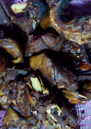 A picture of Fried Goat meat.