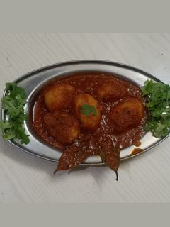 દમ આલુ (Dum Aloo Recipe In Gujarati) રેસીપી મુખ્ય ફોટો