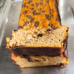 A picture of Budín saludable de bananas y boniato.