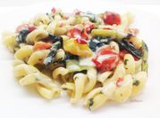 Una foto di pere e gorgonzola