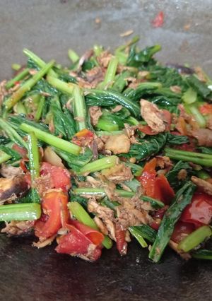 Foto resep Tumis Sawi Hijau Suwir Pindang