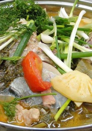 Hình của món Cá chép om dưa.