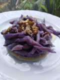 Trofie viola con brie e noci