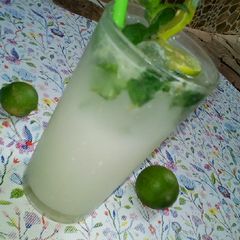 A picture of Virgin mojito mocktail.