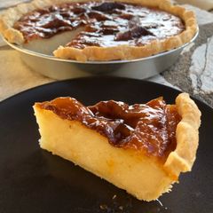 Milk pie with crust A picture of Milk pie with crust.