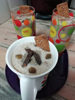 போர்பன் மில்க் ஷேக் (Bourboun milkshake recipe in tamil) செய்முறை முக்கிய புகைப்படம்