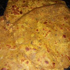 A picture of Besan kasuri methi masala paratha.