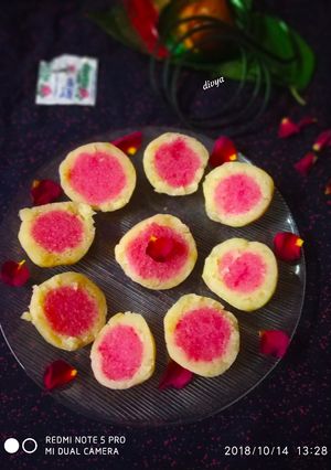 A picture of Kyova aloo rose flavour sandesh.