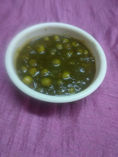પાલક વટાણા નું શાક (Palak Vatana Shak Recipe In Gujarati) રેસીપી મુખ્ય ફોટો