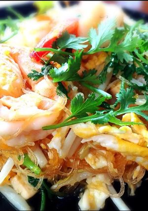 รูปของ วุ้นเส้นผัดไทกุ้งสด