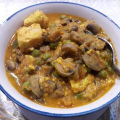 A picture of Paneer mushroom matar.