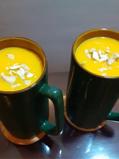 मैंगो लस्सी (mango lassi recipe in Hindi) रेसिपी मुख्य फोटो