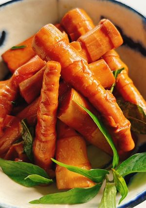 Hình của món Măng le kho nước tương rau răm.