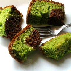 A picture of Lemon&chocolate sponge cake.