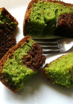 A picture of Lemon&chocolate sponge cake.