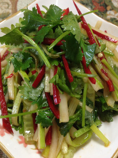 老虎菜(涼拌香菜小黃瓜辣椒蔥) 的食譜成品照片
