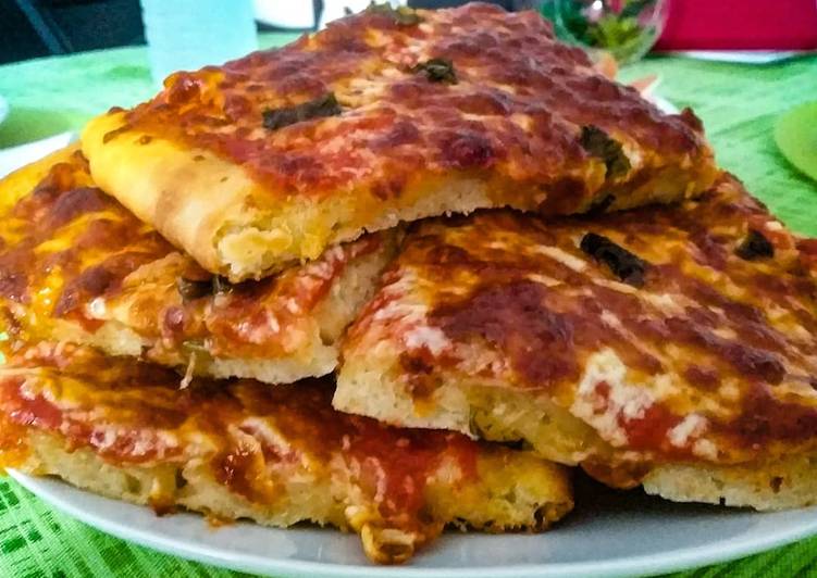Recipe of Perfect Pizza al taglio con lievito madre