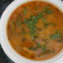 A picture of Tomato ghost with bhindi.