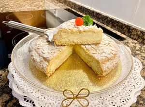Foto principal de Pastel con crema de almendras y mascarpone (Cake with almond cream and mascarpone)