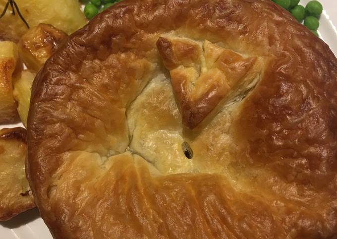 Steps to Make Any-night-of-the-week C’kn and mushroom pie 🌱