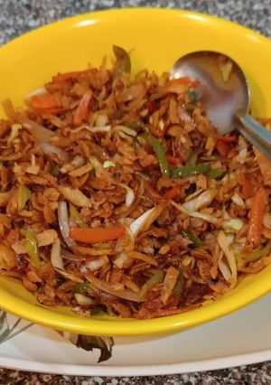 A picture of Indo Chinese Noodles from Leftover Roti.