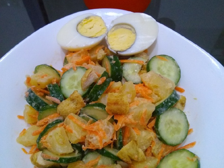 Resep: Salad kentang dan telor rebus(makan siang) Gampang