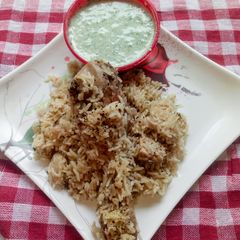 A picture of Murgh polao.