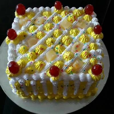 Wild PineappleHalf Kg Cake by cake Square |Online Cake Shop | Express  Delivery - Cake Square Chennai | Cake Shop in Chennai