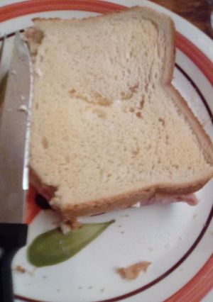 Une photo de Croque jambon chèvre miel