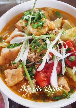 Hình của món Bún riêu, chả cá.