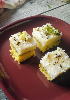 A picture of Sandwich dhokla.