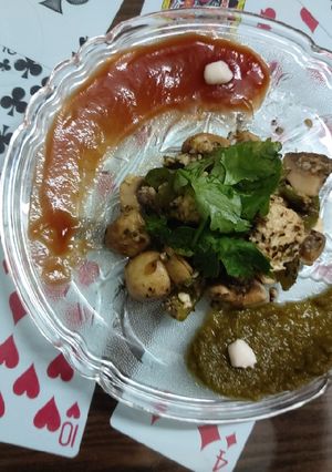 A picture of Mushroom is life ryt.