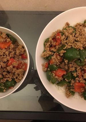 A picture of Turkey, Pepper, and Peanut Stir Fry.