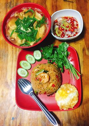 รูปของ ข้าวผัดต้มยำกุ้ง+ไข่น้ำ+น้ำปลาพริก