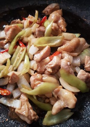 รูปของ ไก่ผัดพริกหยวก