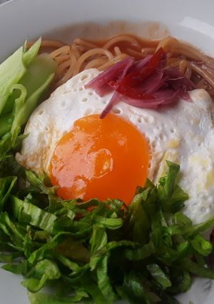 Una foto de Fideos🍝en salsa al estilo coreano🌶🍳 a mi manera🤔