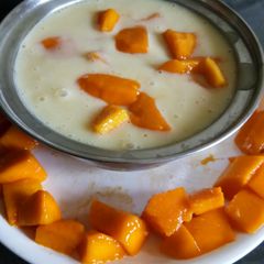A picture of Mango custard.